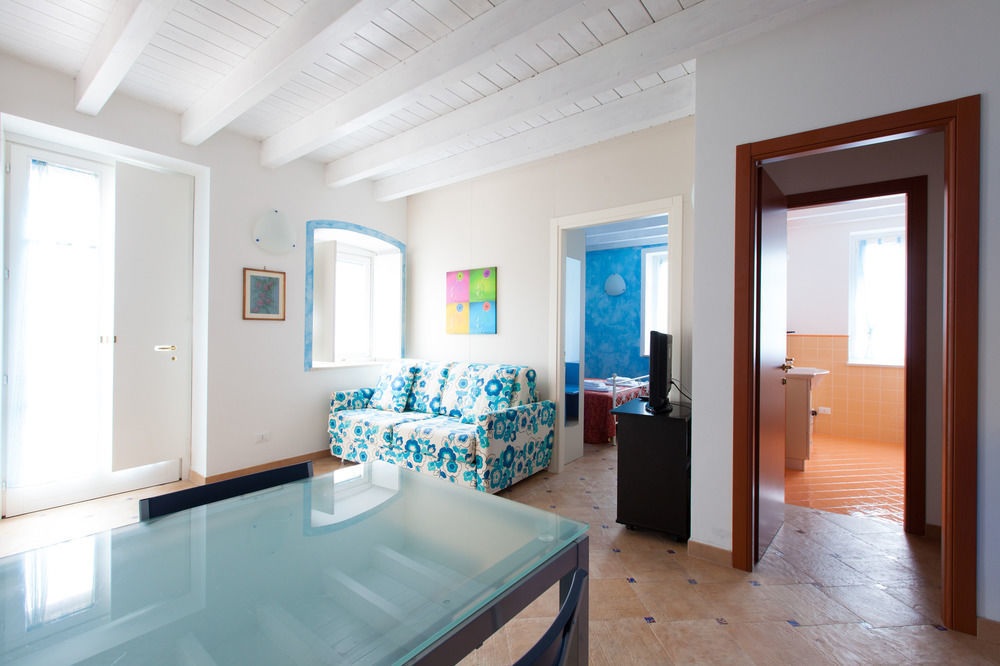 Barchi - & Aparthotel San Felice del Benaco