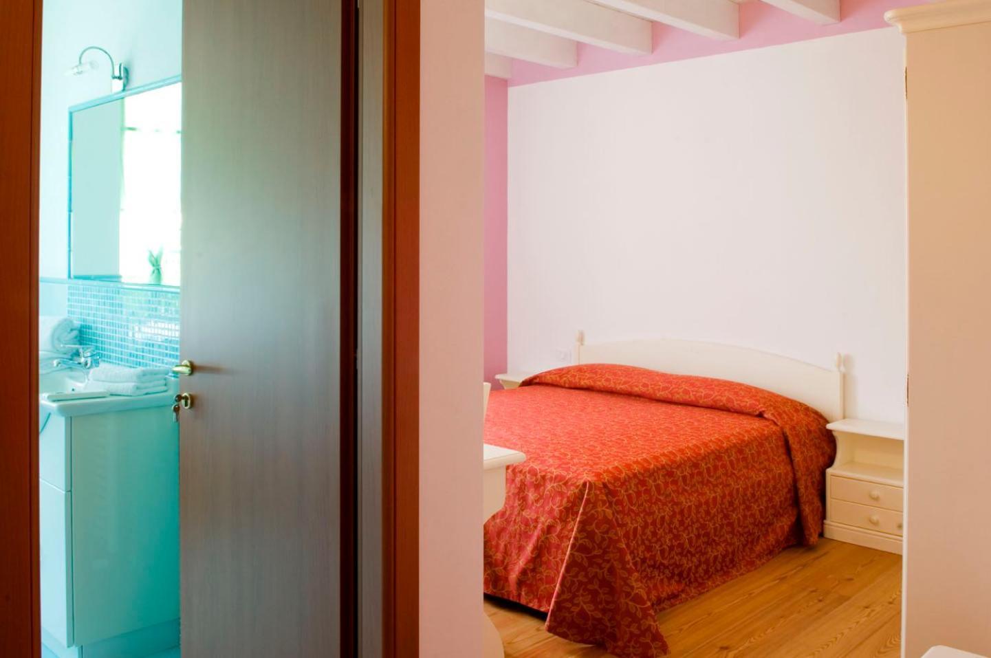 Barchi - & Apartahotel 2*