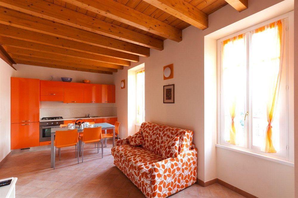 Barchi - & Apartahotel 2*