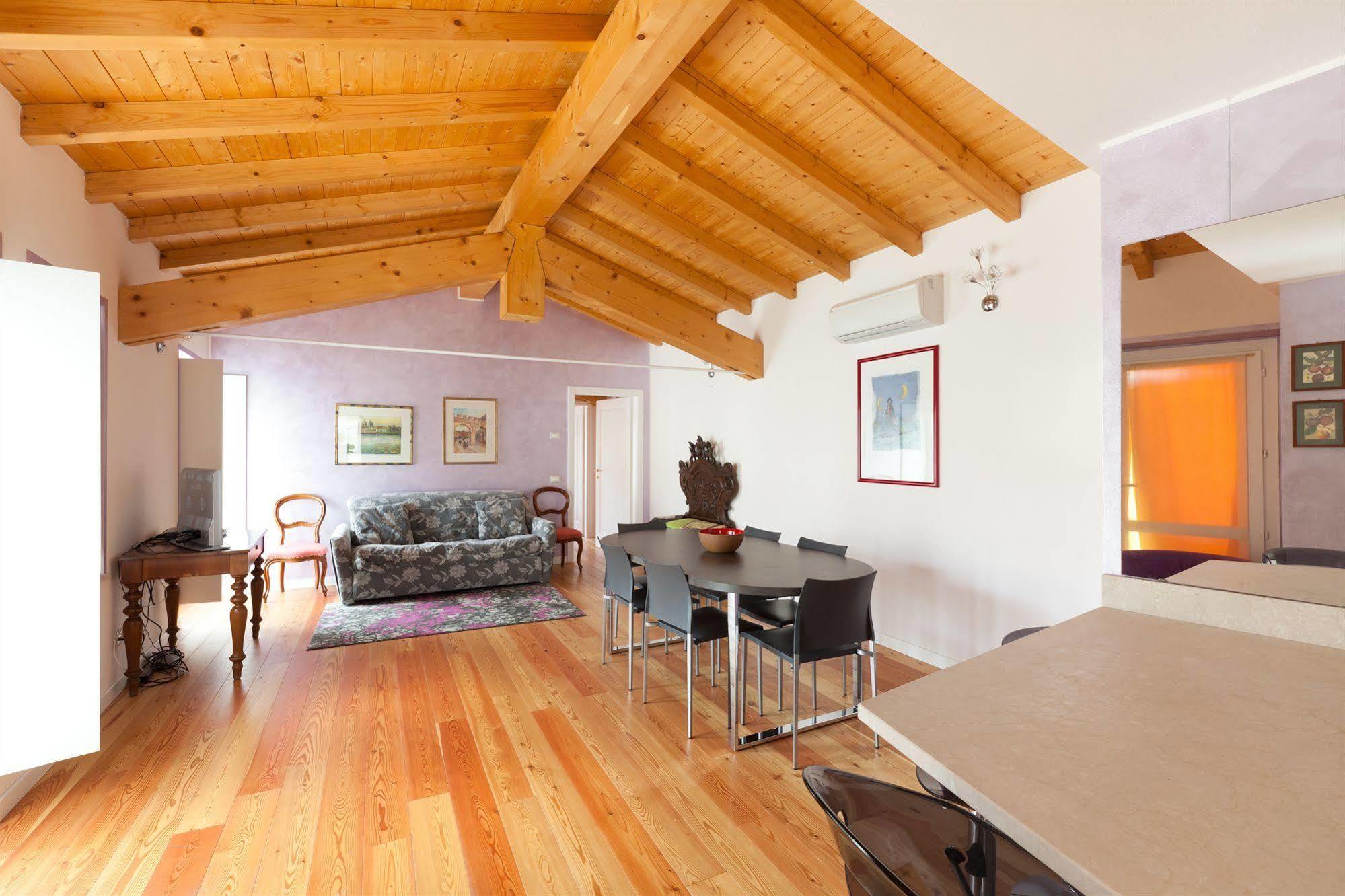 Apartahotel Barchi - &